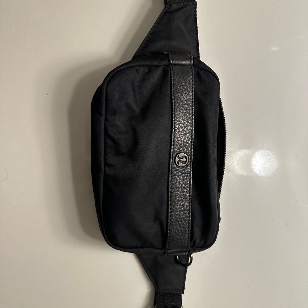 lululemon belt bag